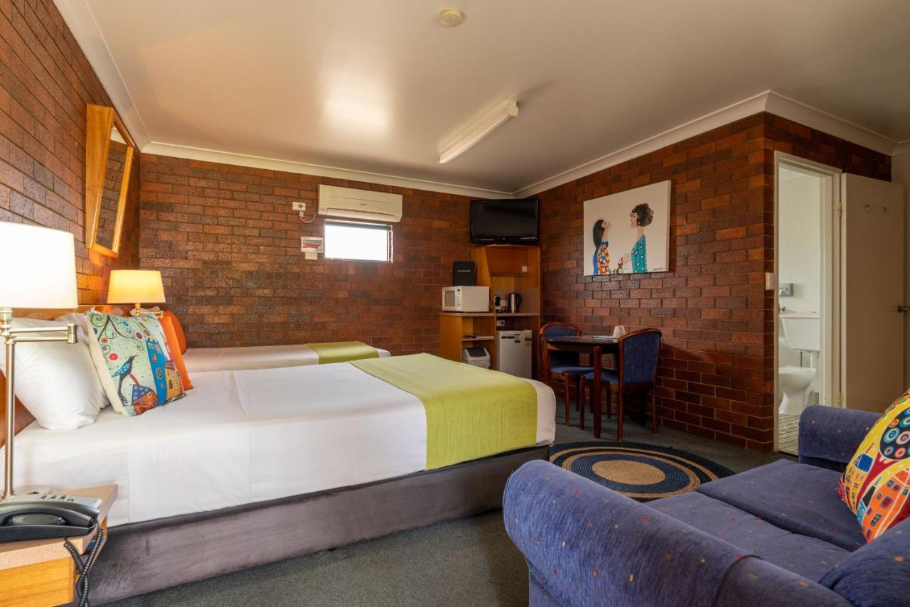 Country Pathfinder Motor Inn Dalby Εξωτερικό φωτογραφία