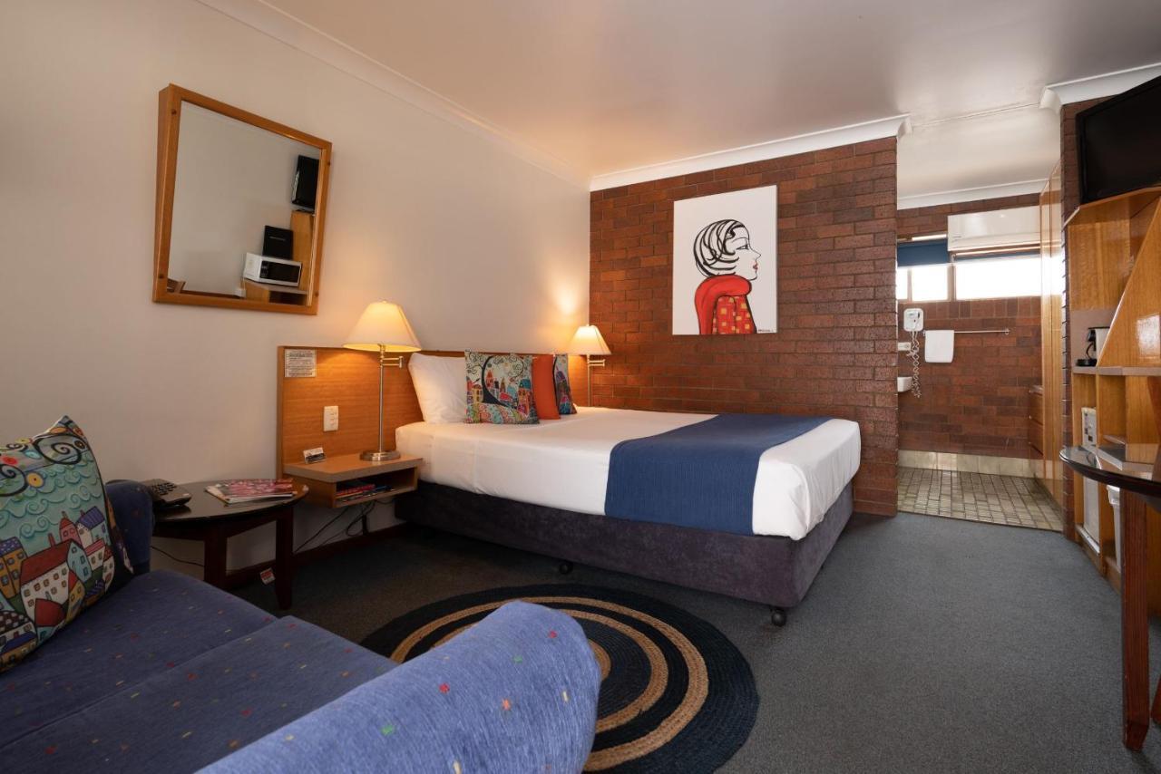 Country Pathfinder Motor Inn Dalby Εξωτερικό φωτογραφία