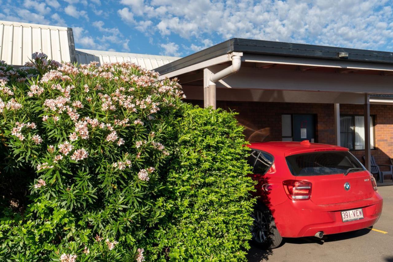 Country Pathfinder Motor Inn Dalby Εξωτερικό φωτογραφία