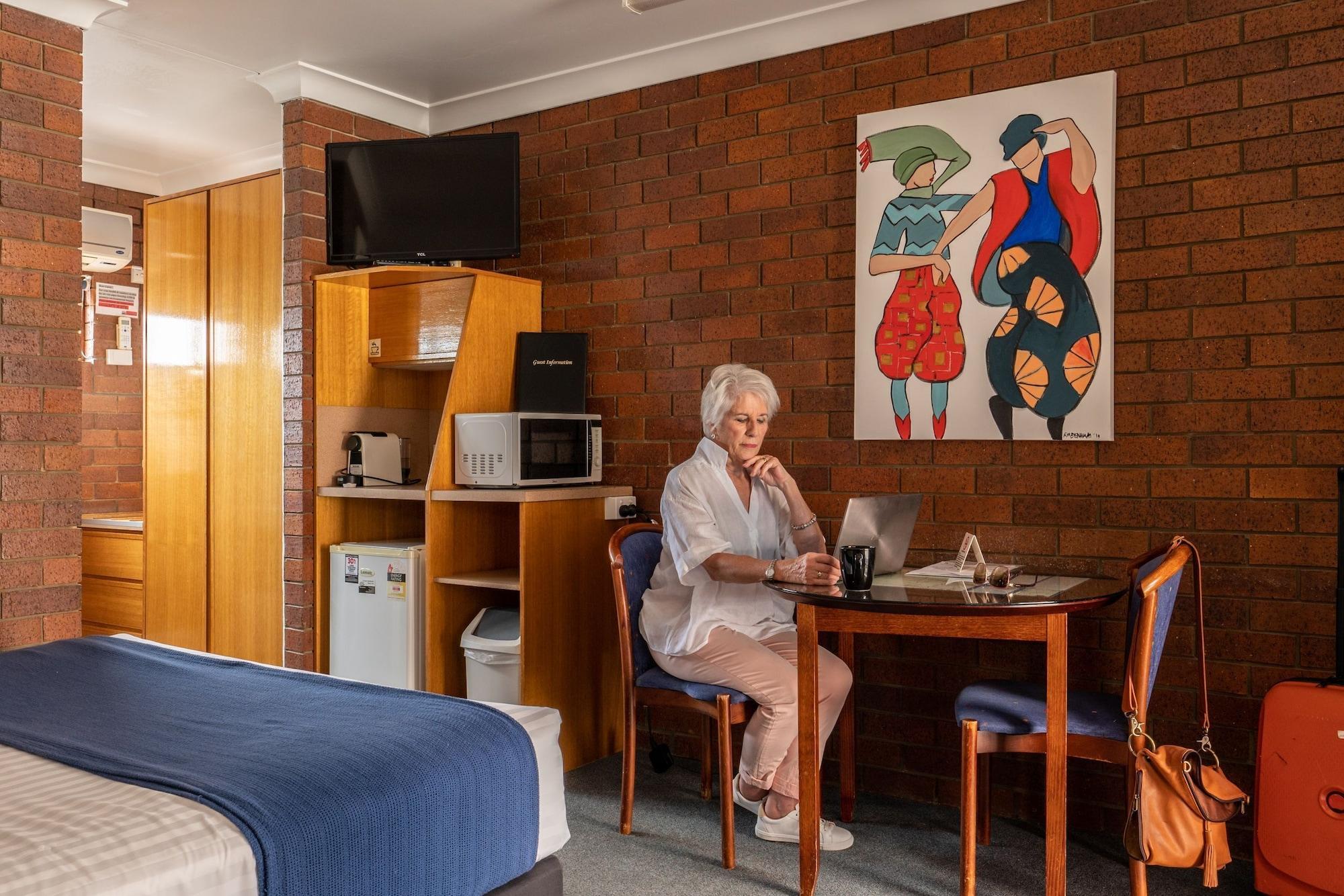 Country Pathfinder Motor Inn Dalby Εξωτερικό φωτογραφία