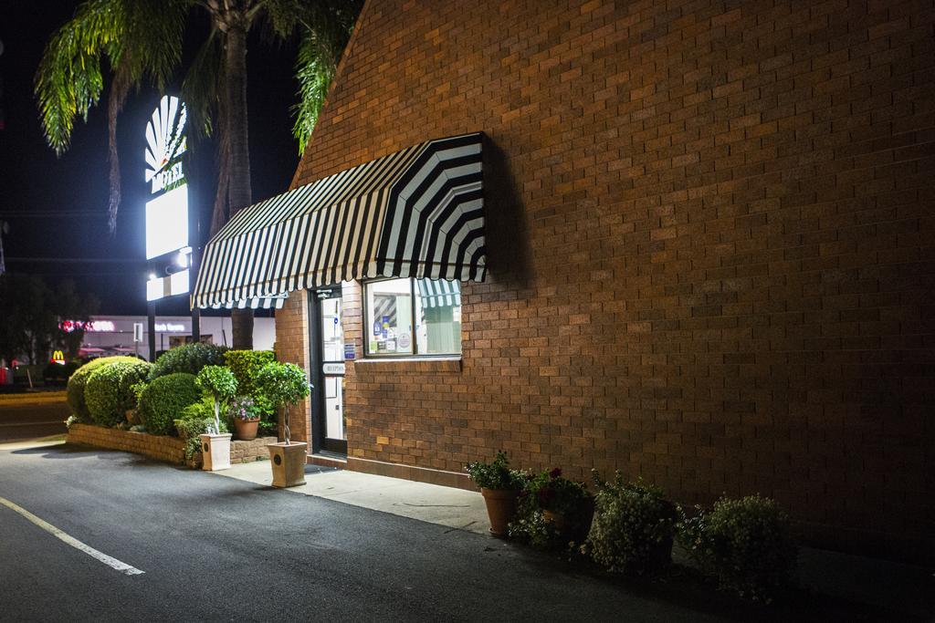 Country Pathfinder Motor Inn Dalby Εξωτερικό φωτογραφία