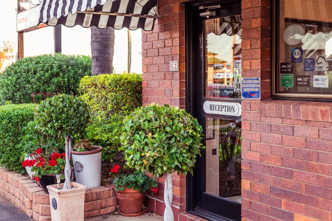 Country Pathfinder Motor Inn Dalby Εξωτερικό φωτογραφία